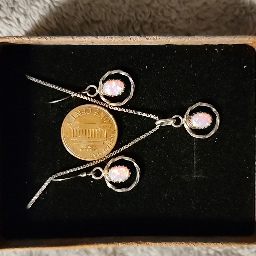 VINTAGE Elegant Opal Necklace and Earring Set - Picture 3 of 4